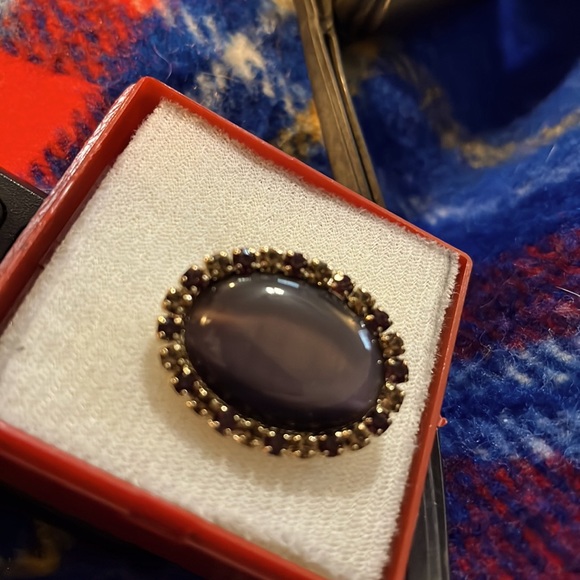 Vintage Beautiful Purple Pendant. Stunning looking on your outfit - Picture 6 of 7